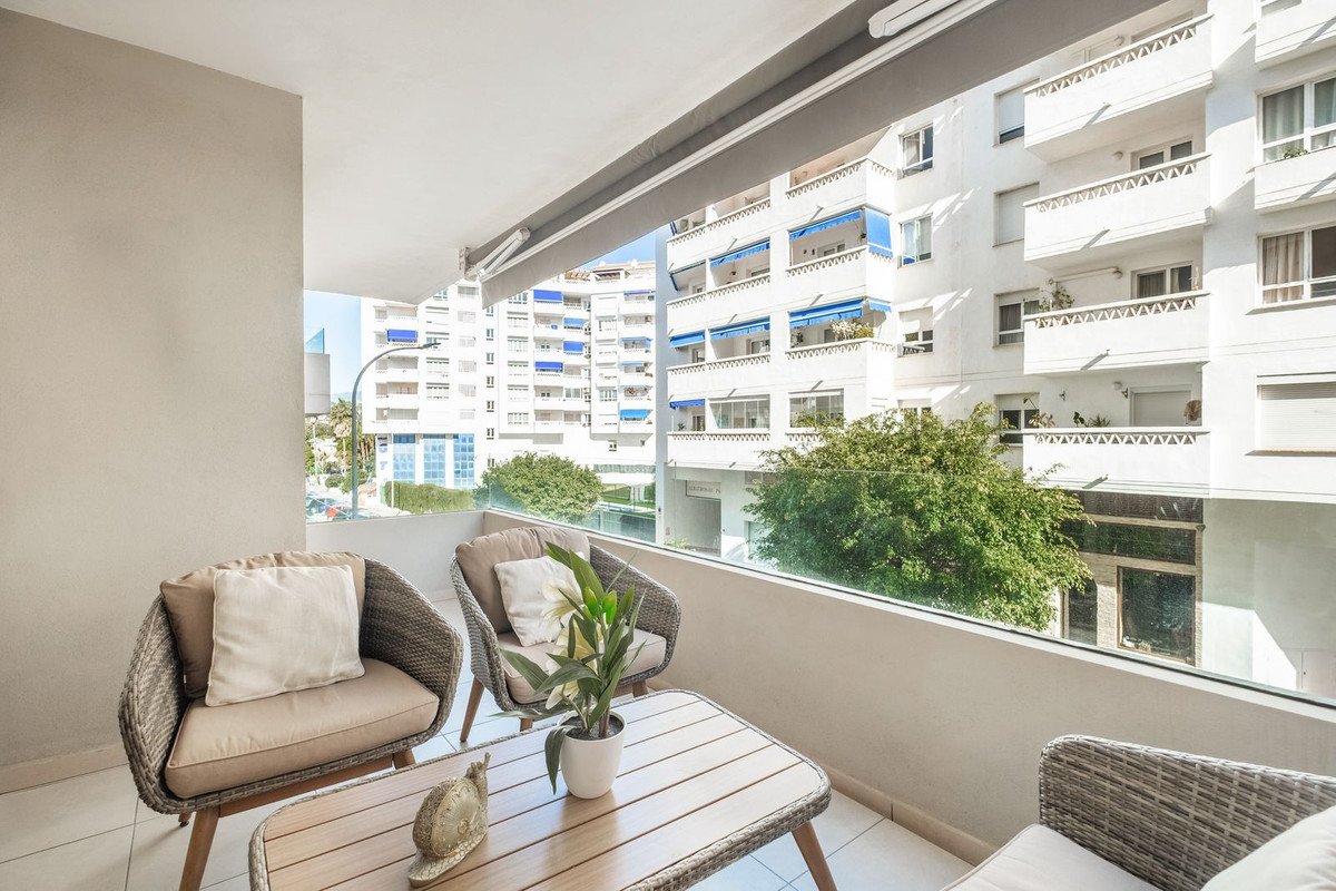3 Bed Middle Floor Apartment in La Campana