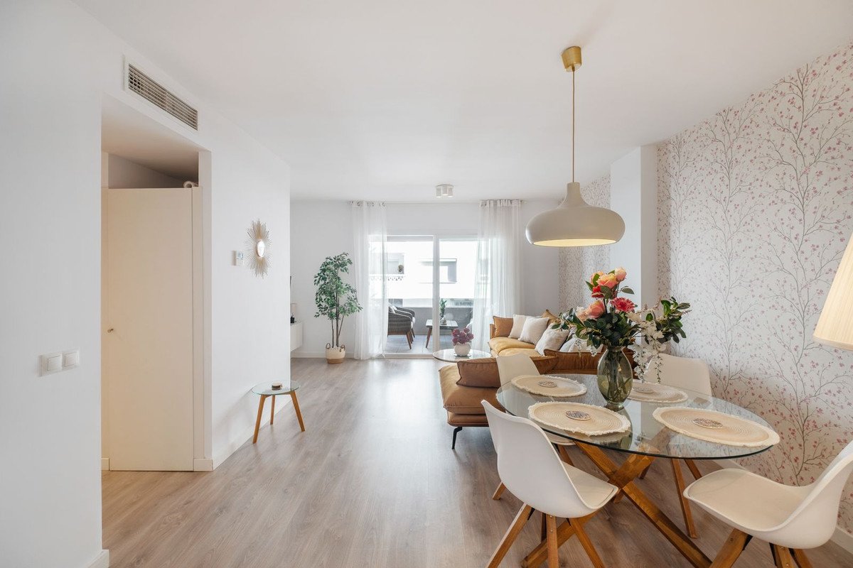 3 Bed Middle Floor Apartment in La Campana