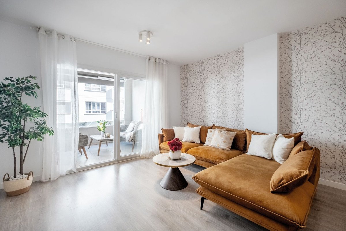 3 Bed Middle Floor Apartment in La Campana