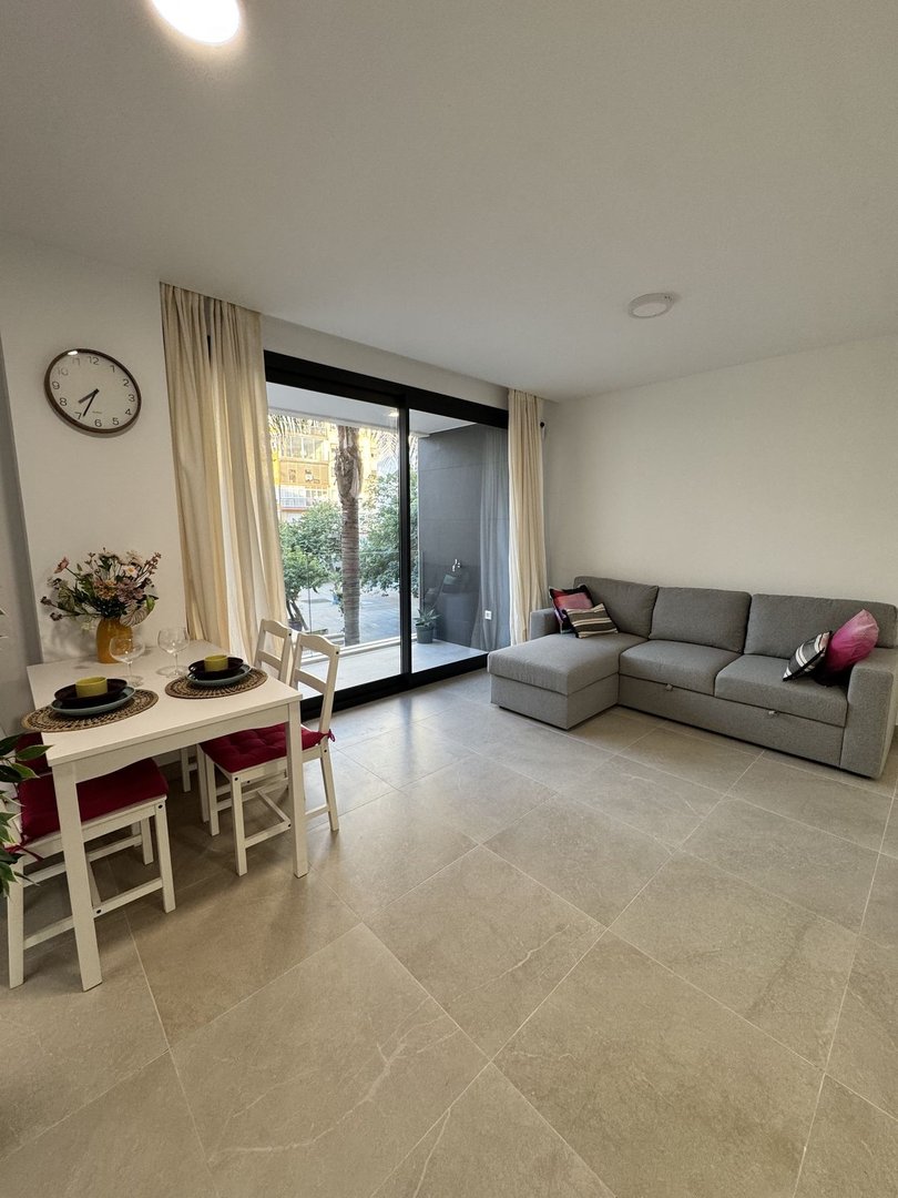 2 Bed Middle Floor Apartment in Estepona