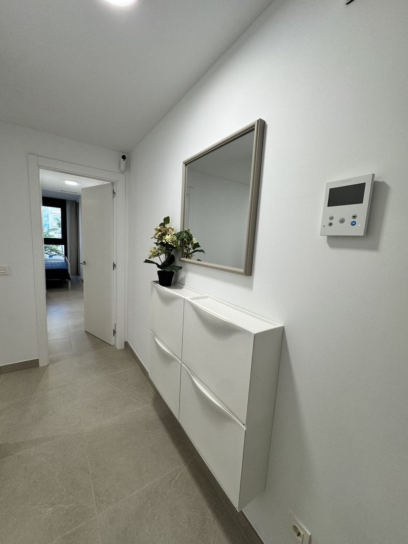 2 Bed Middle Floor Apartment in Estepona