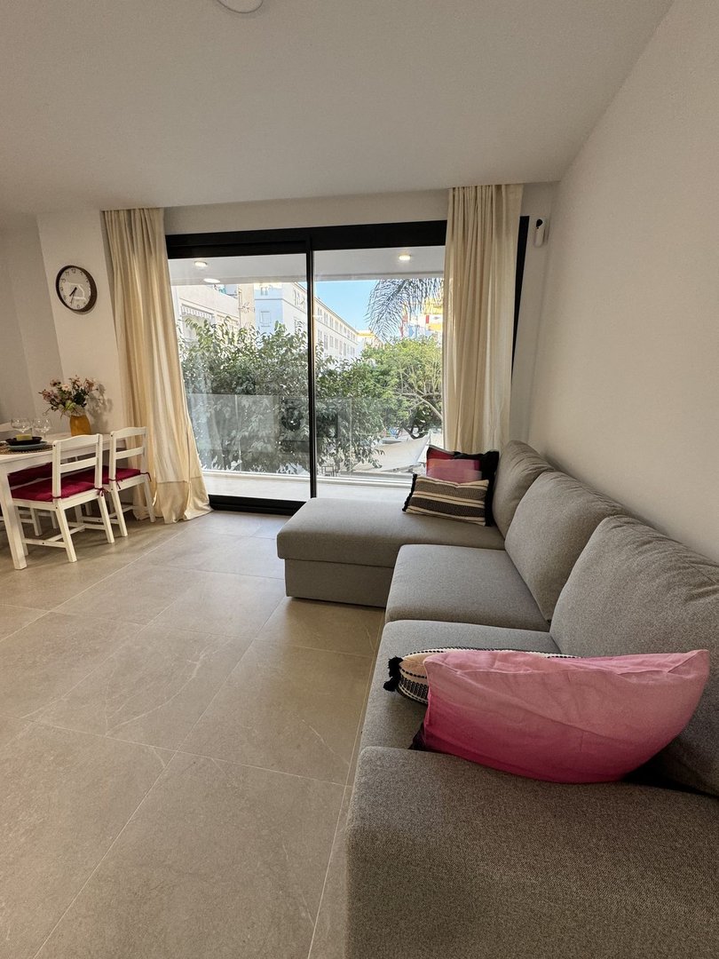 2 Bed Middle Floor Apartment in Estepona