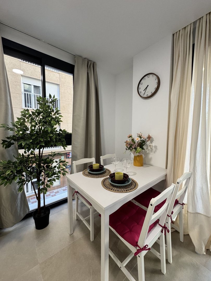 2 Bed Middle Floor Apartment in Estepona