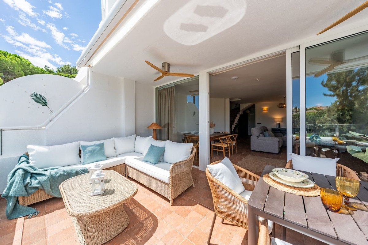 3 Bed Semi-Detached House in Benalmadena Pueblo