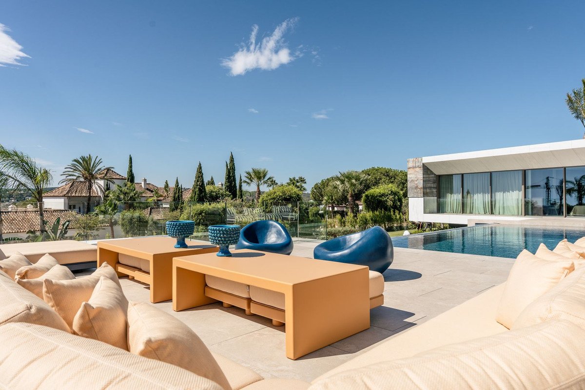 6 Bed Detached Villa in Sotogrande