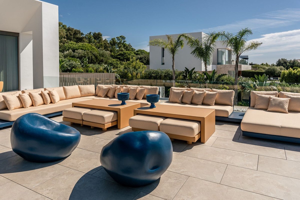 6 Bed Detached Villa in Sotogrande