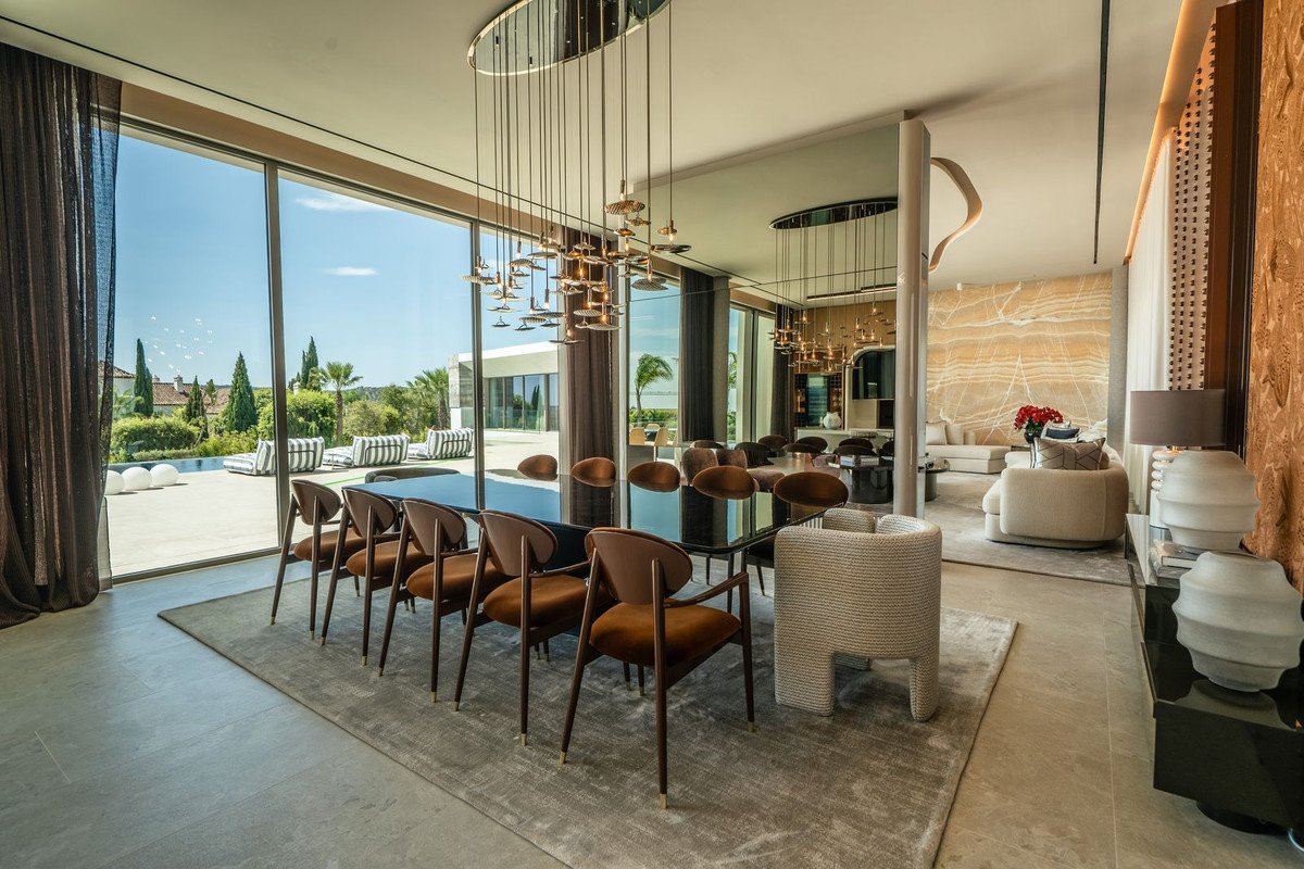6 Bed Detached Villa in Sotogrande