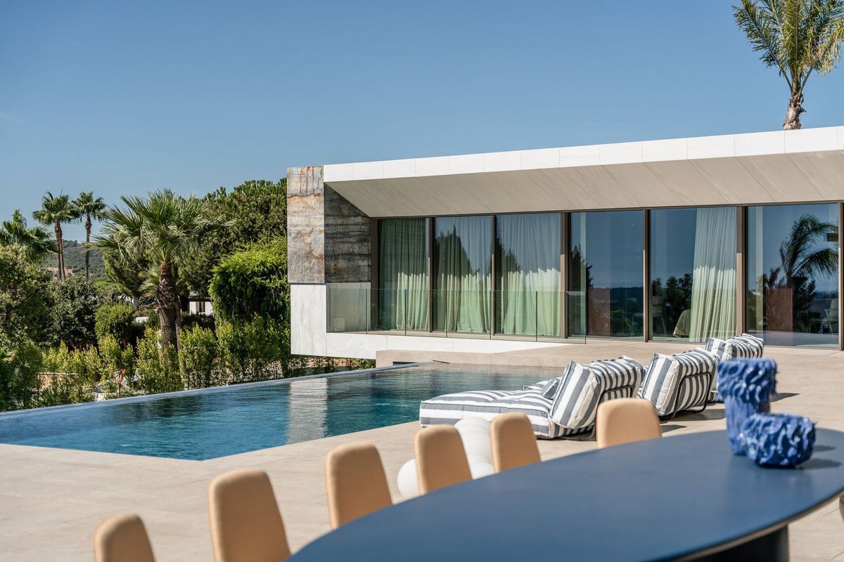 6 Bed Detached Villa in Sotogrande