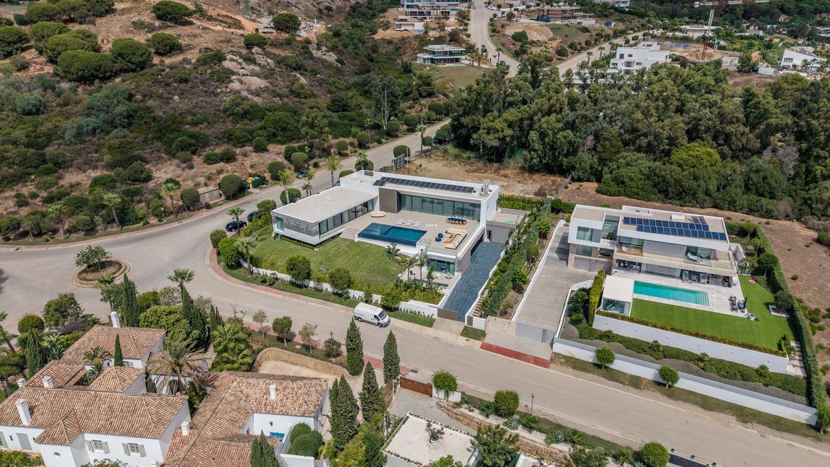 6 Bed Detached Villa in Sotogrande