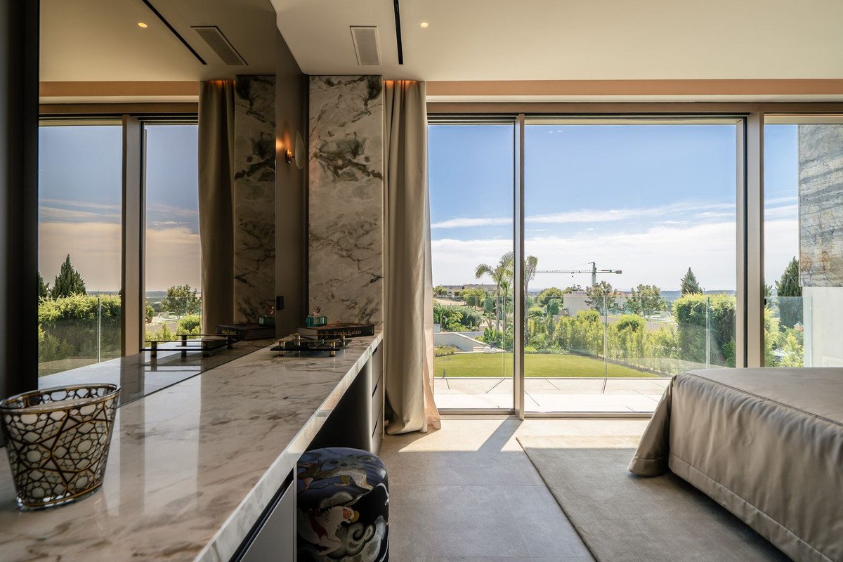 6 Bed Detached Villa in Sotogrande