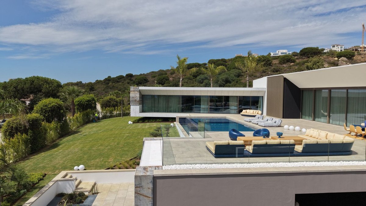 6 Bed Detached Villa in Sotogrande