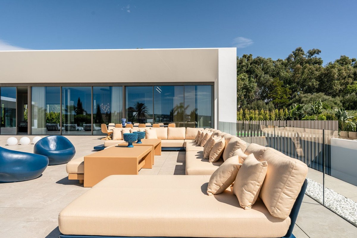 6 Bed Detached Villa in Sotogrande