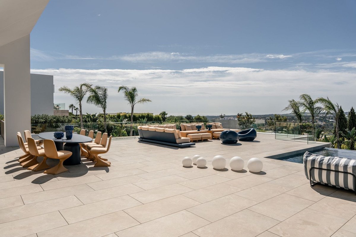6 Bed Detached Villa in Sotogrande