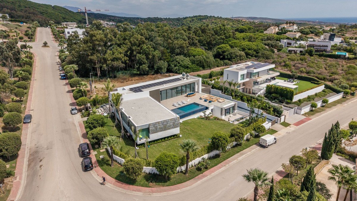 6 Bed Detached Villa in Sotogrande