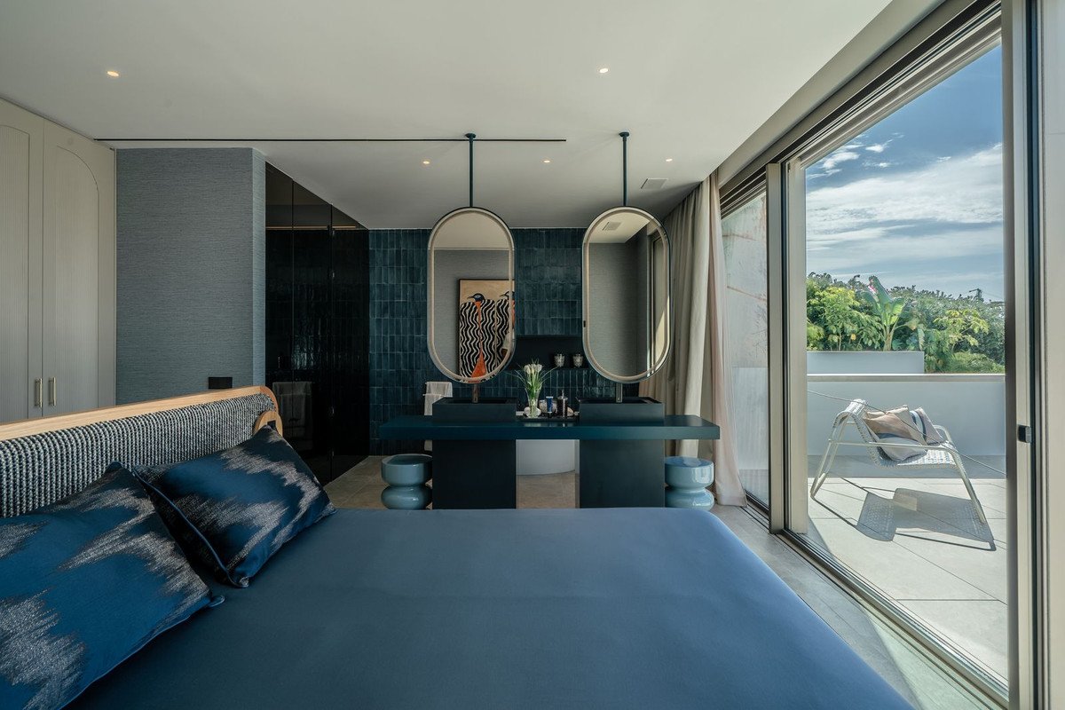 6 Bed Detached Villa in Sotogrande