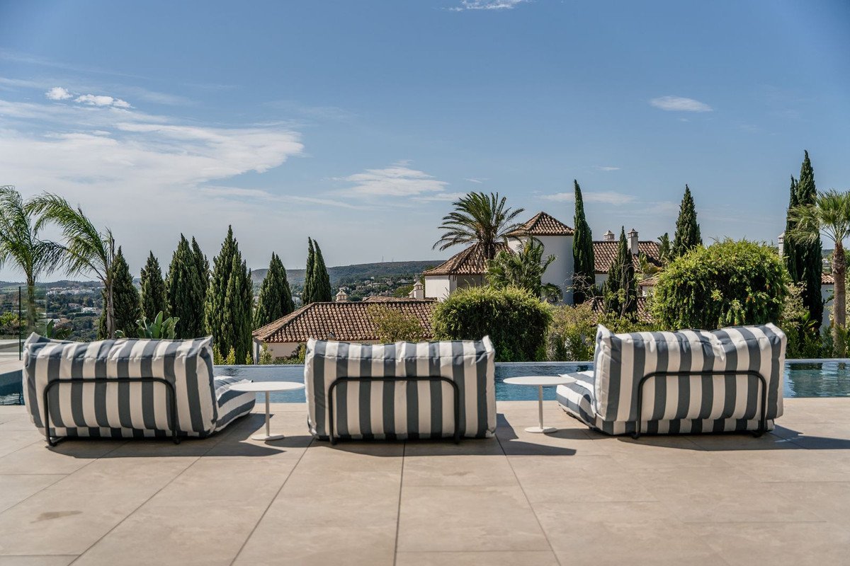 6 Bed Detached Villa in Sotogrande