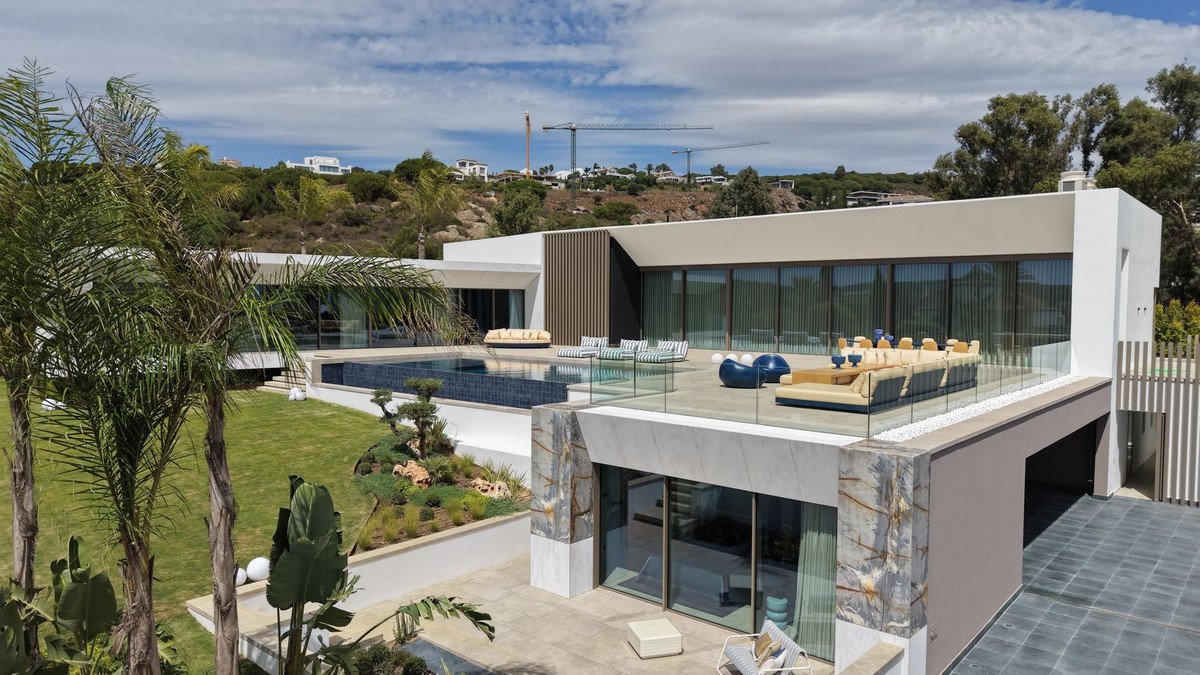 6 Bed Detached Villa in Sotogrande