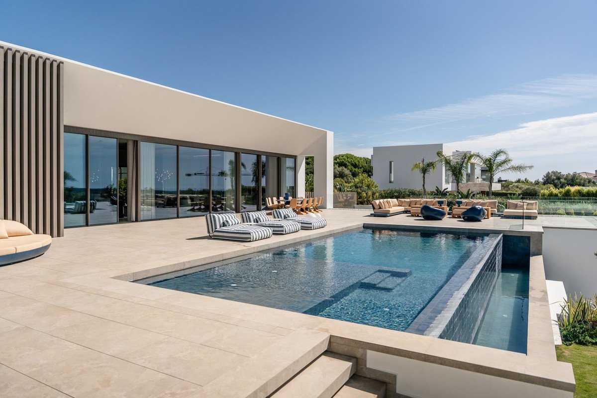6 Bed Detached Villa in Sotogrande
