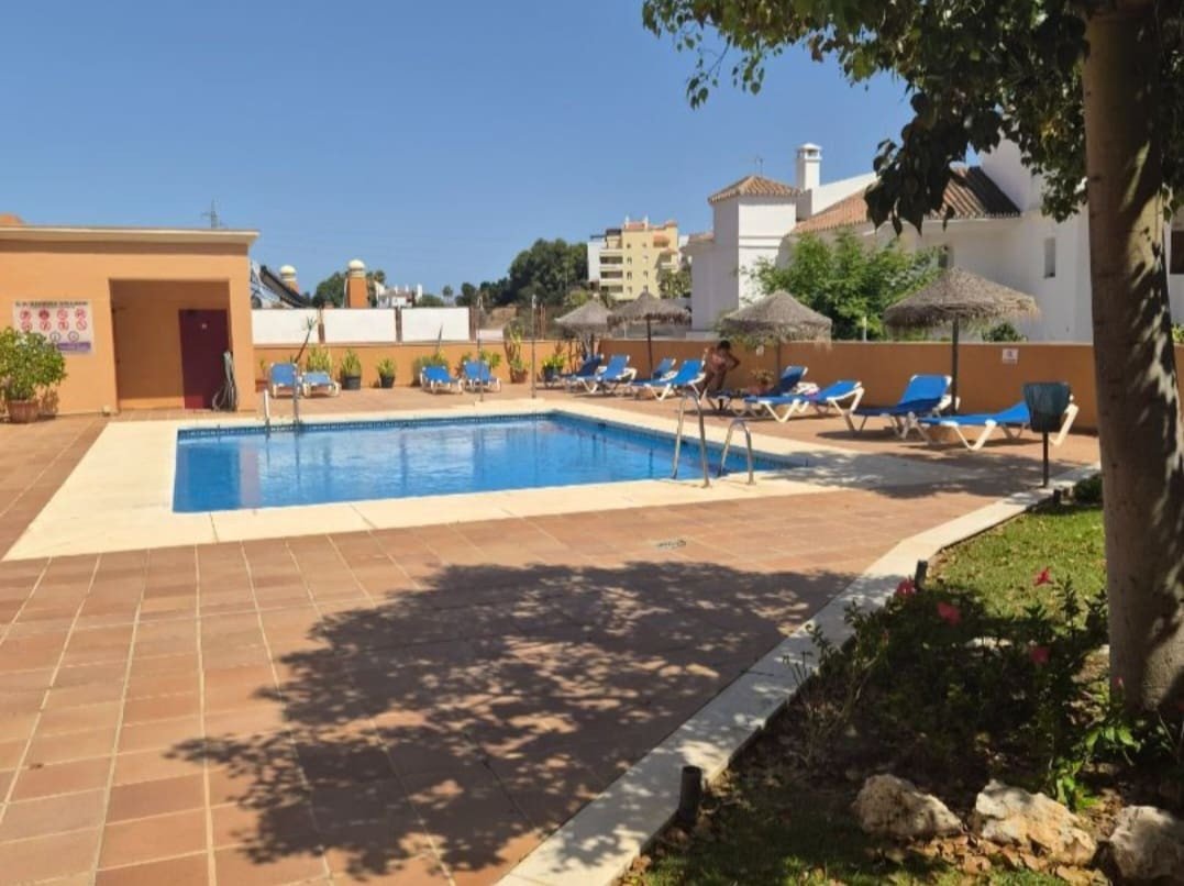 2 Bed Middle Floor Apartment in Riviera del Sol