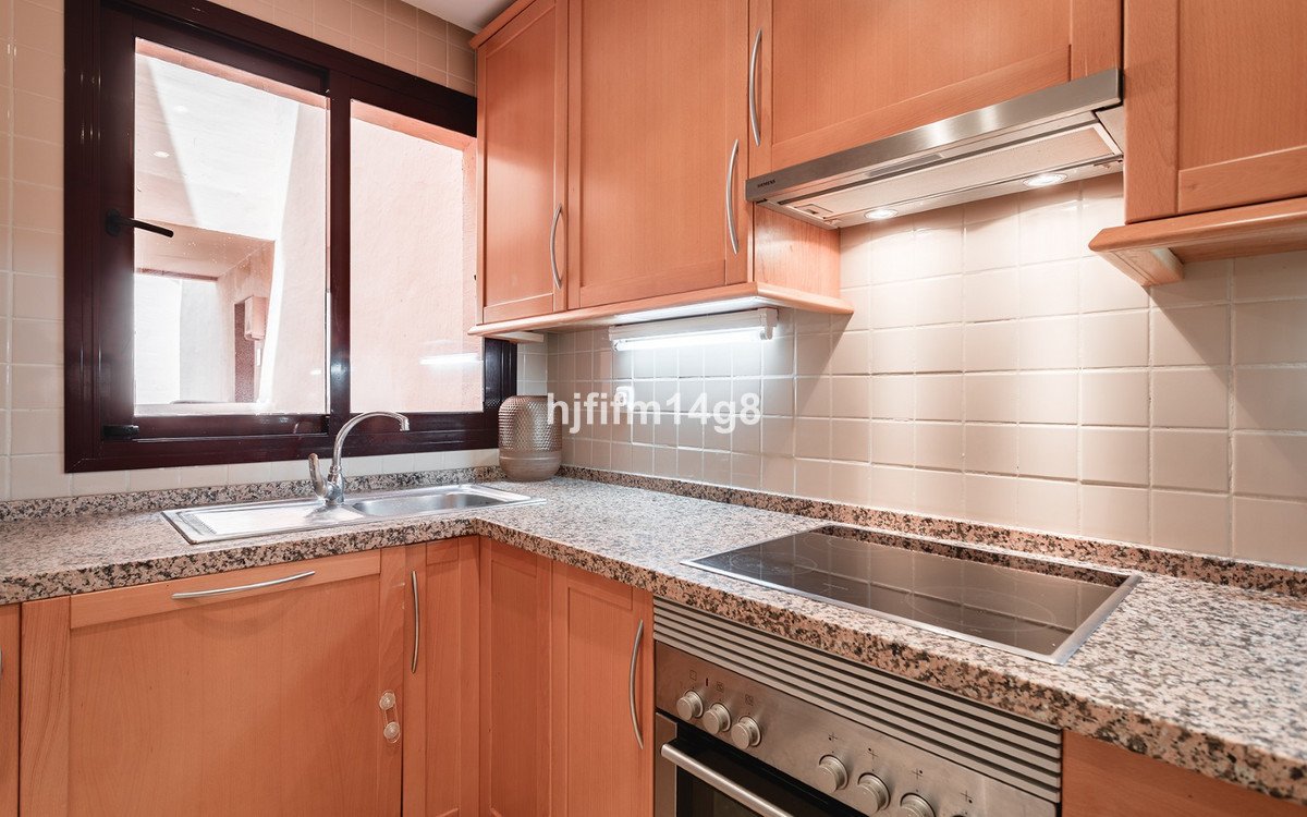 2 Bed Middle Floor Apartment in Benahavís