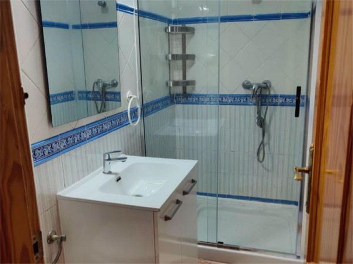 1 Bed Middle Floor Apartment in Málaga Centro