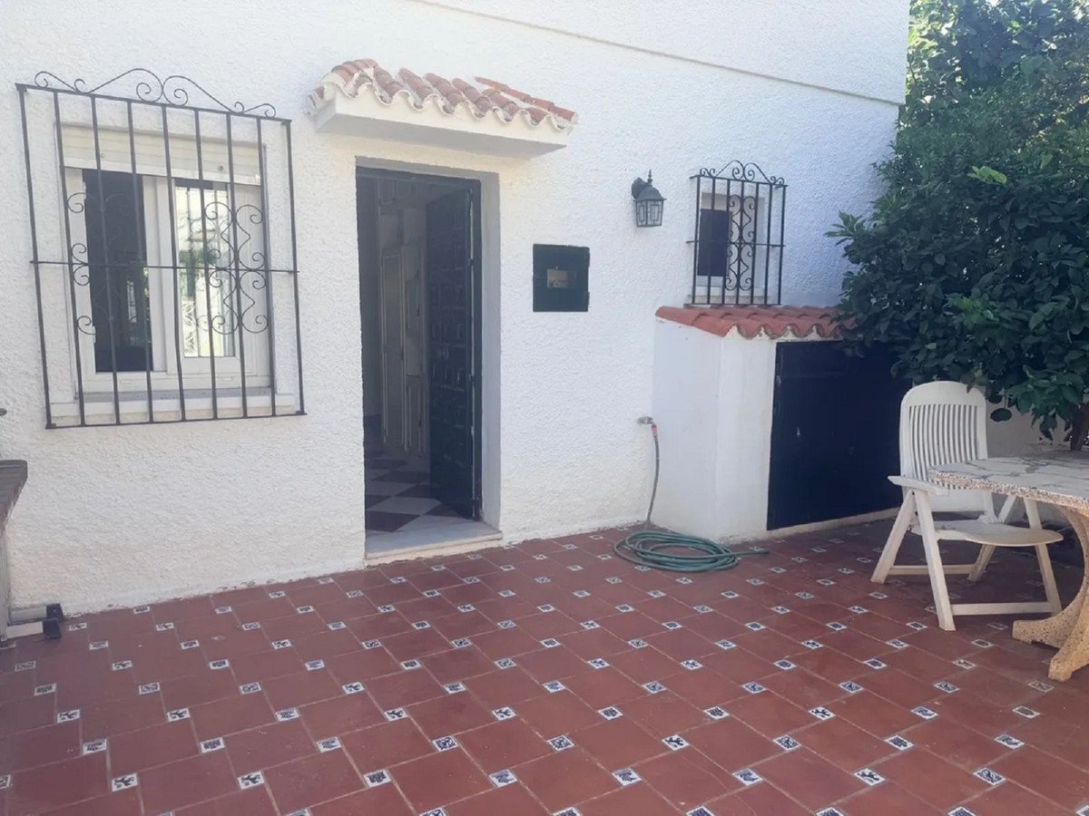 2 Bed Detached Villa in Benalmadena
