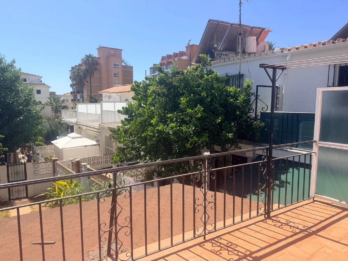 2 Bed Detached Villa in Benalmadena