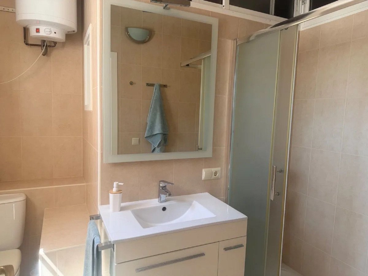 2 Bed Detached Villa in Benalmadena