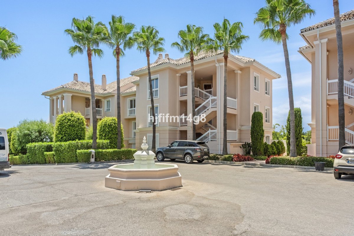 1 Bed Ground Floor Apartment in Benahavís