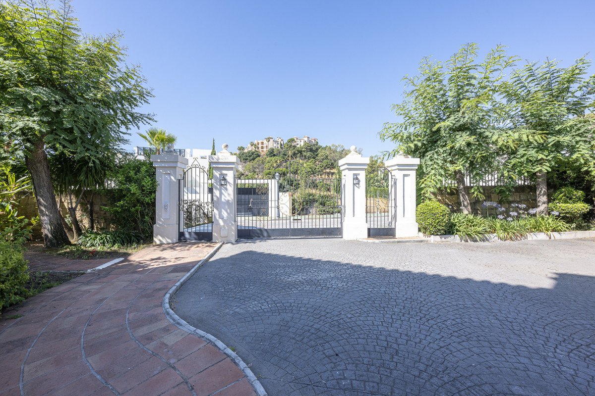 5 Bed Detached Villa in Benahavís