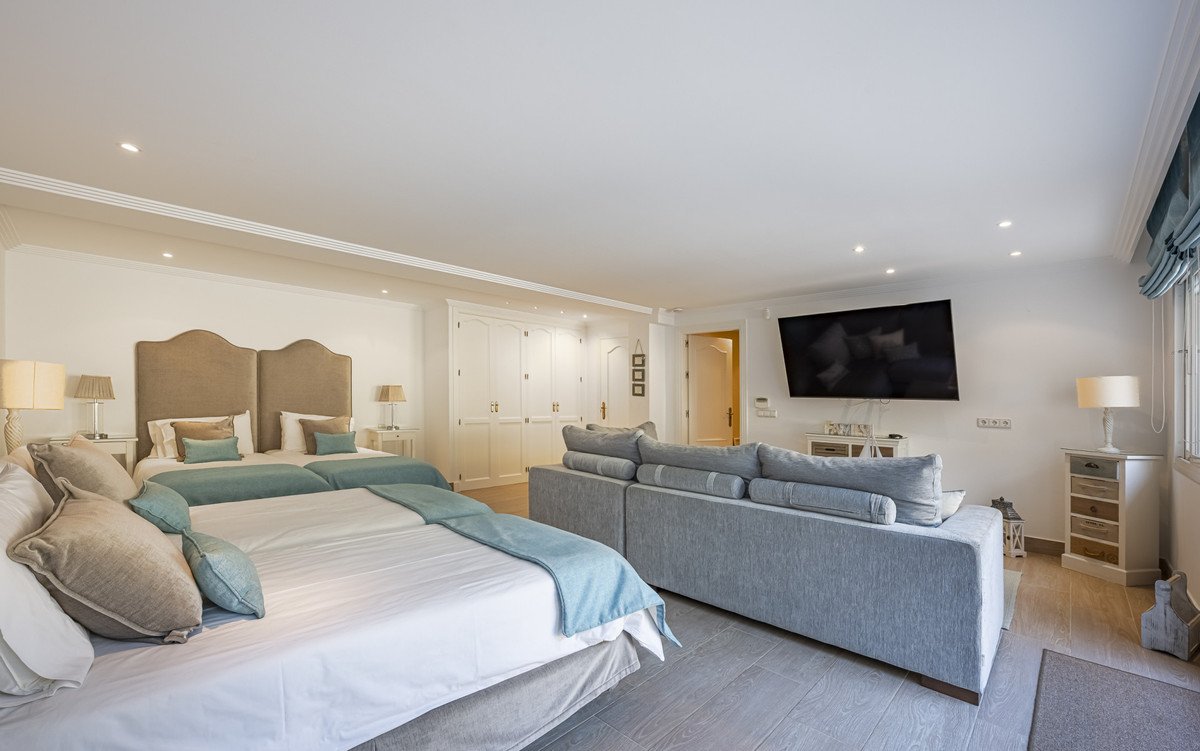 5 Bed Detached Villa in Benahavís