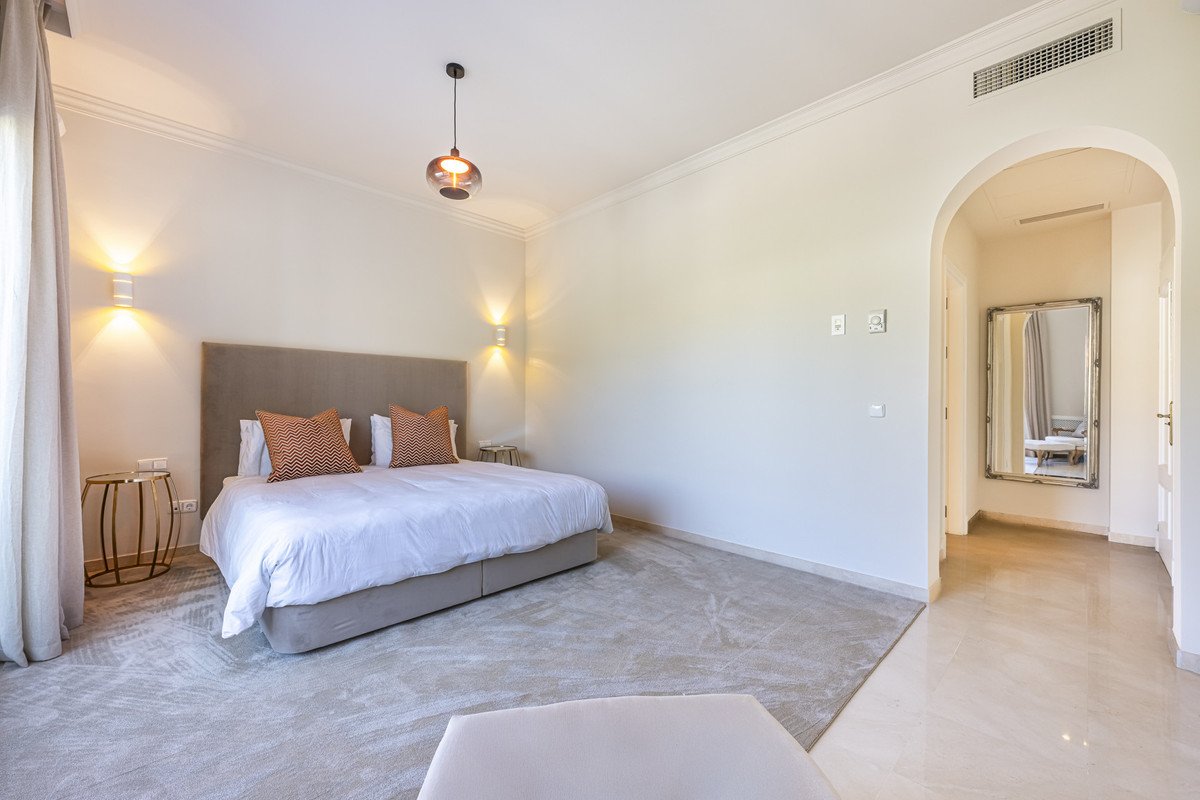 5 Bed Detached Villa in Benahavís