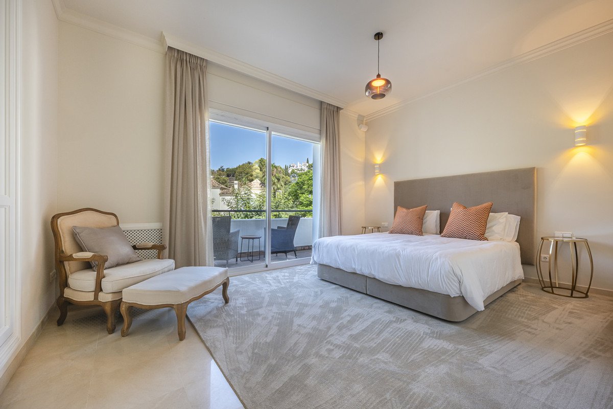 5 Bed Detached Villa in Benahavís