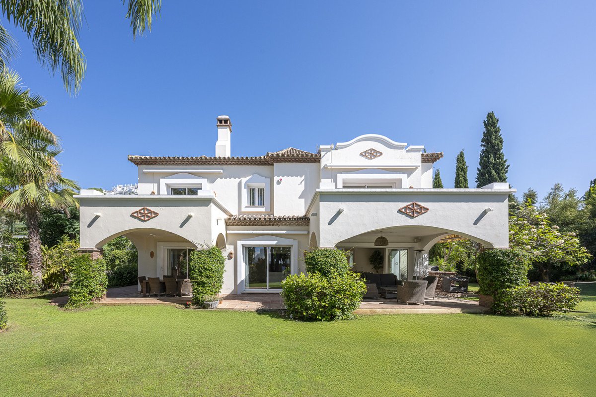 5 Bed Detached Villa in Benahavís