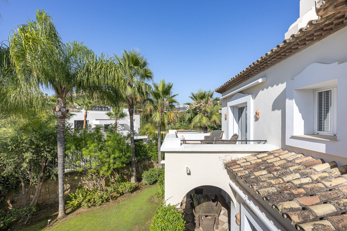 5 Bed Detached Villa in Benahavís