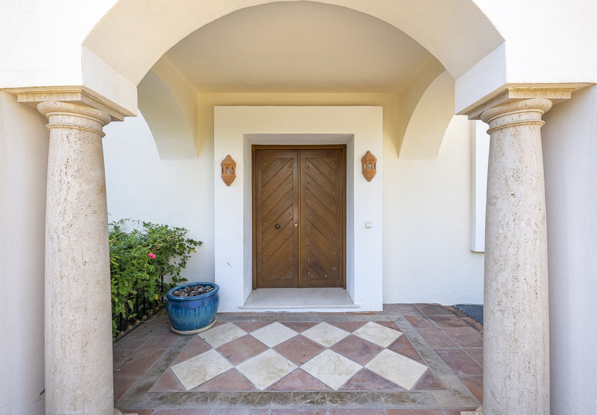 5 Bed Detached Villa in Benahavís