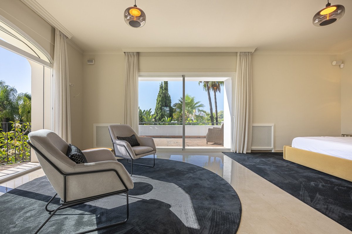 5 Bed Detached Villa in Benahavís