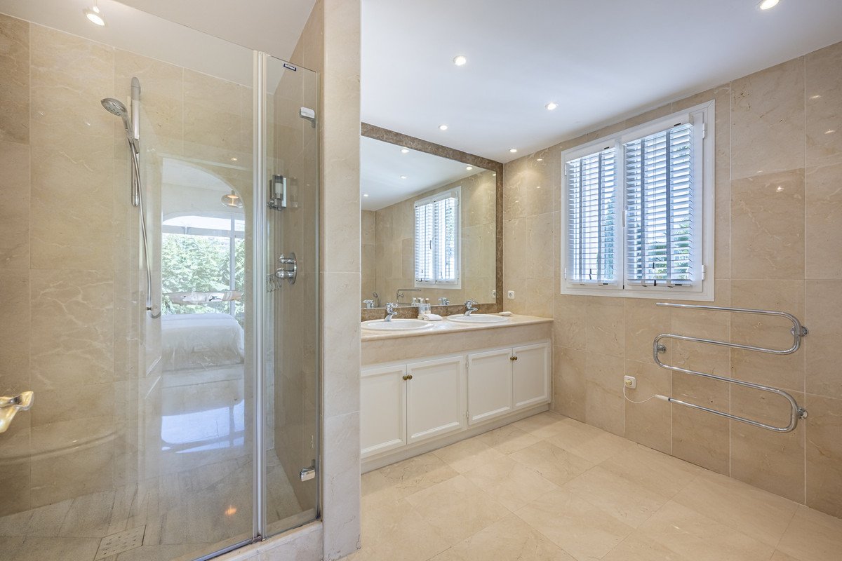 5 Bed Detached Villa in Benahavís