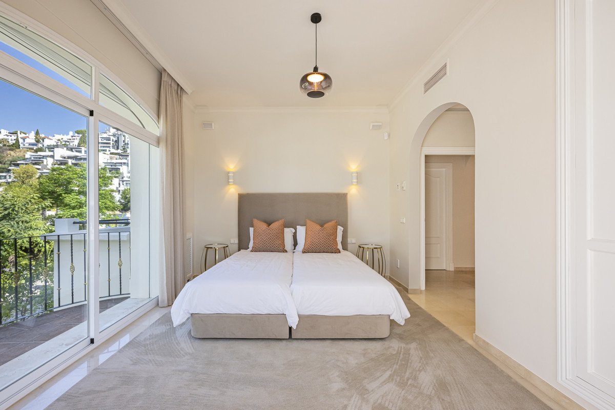 5 Bed Detached Villa in Benahavís