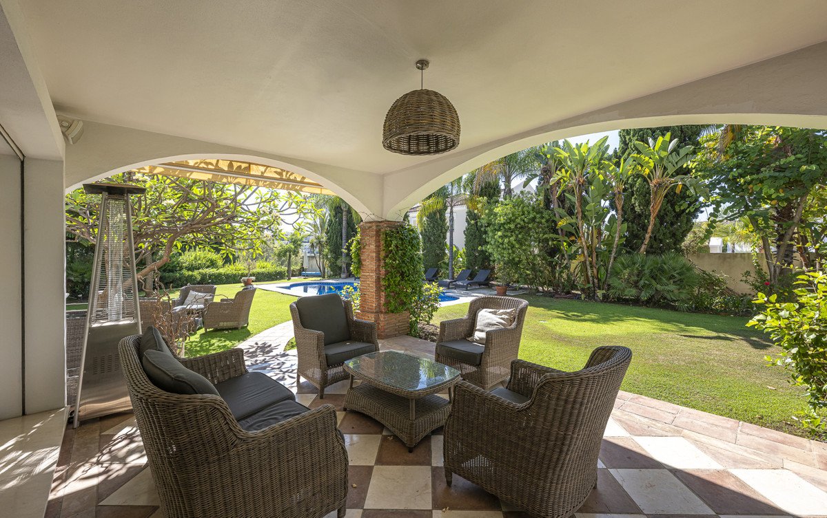 5 Bed Detached Villa in Benahavís