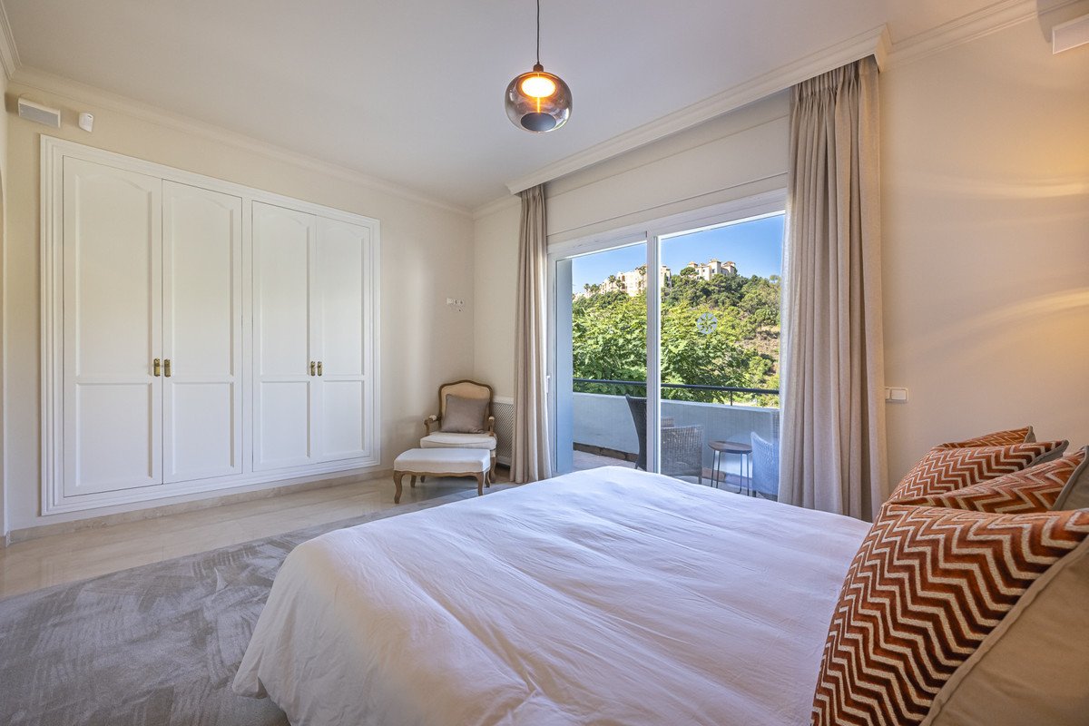 5 Bed Detached Villa in Benahavís