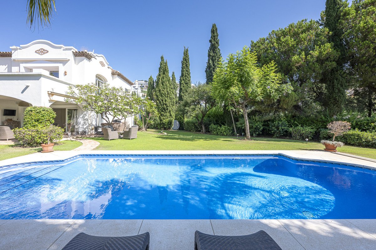 5 Bed Detached Villa in Benahavís