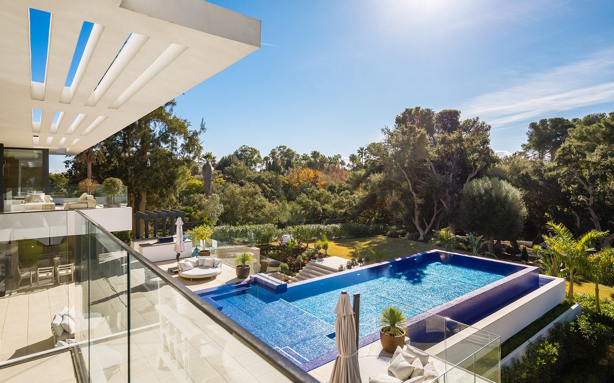 7 Bed Detached Villa in Sotogrande Costa