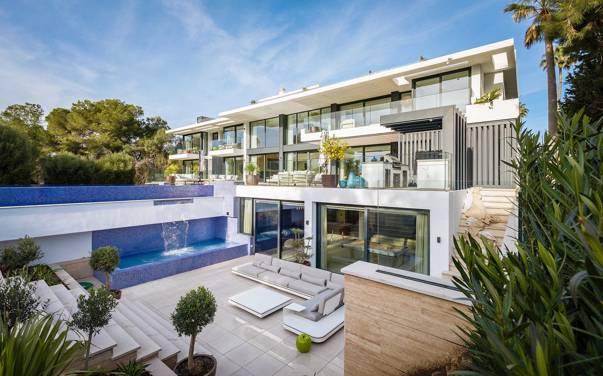 7 Bed Detached Villa in Sotogrande Costa