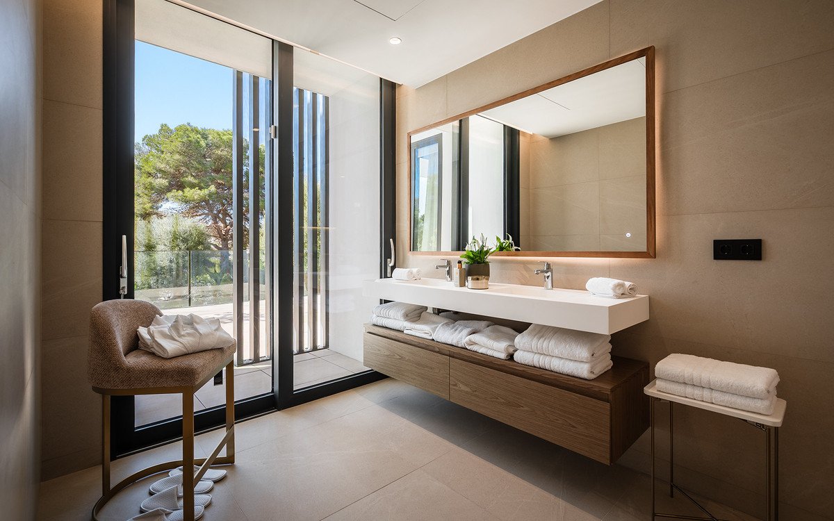 7 Bed Detached Villa in Sotogrande Costa