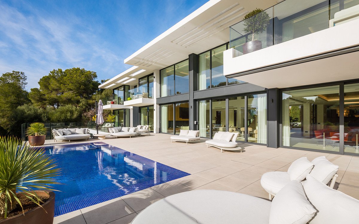 7 Bed Detached Villa in Sotogrande Costa