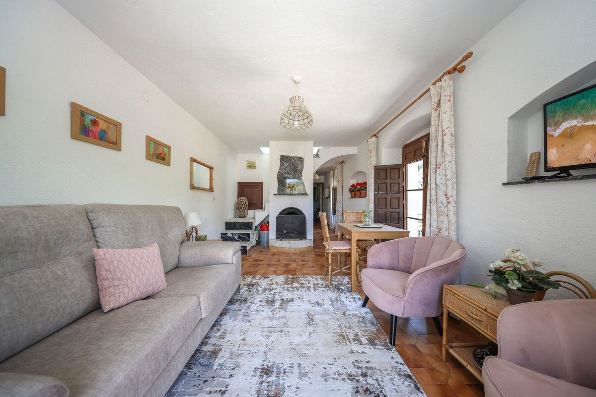 1 Bed Penthouse in Coín