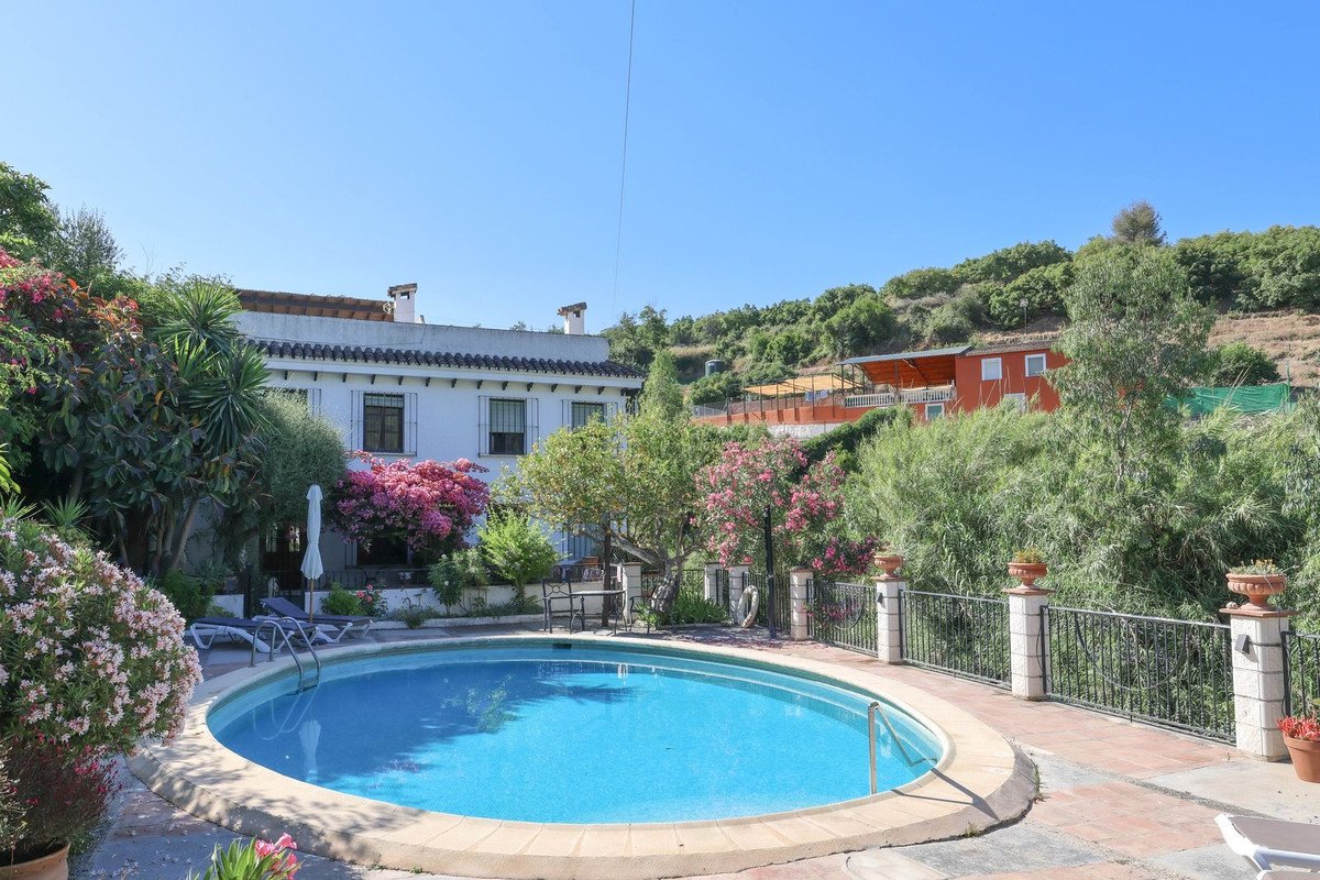 1 Bed Penthouse in Coín