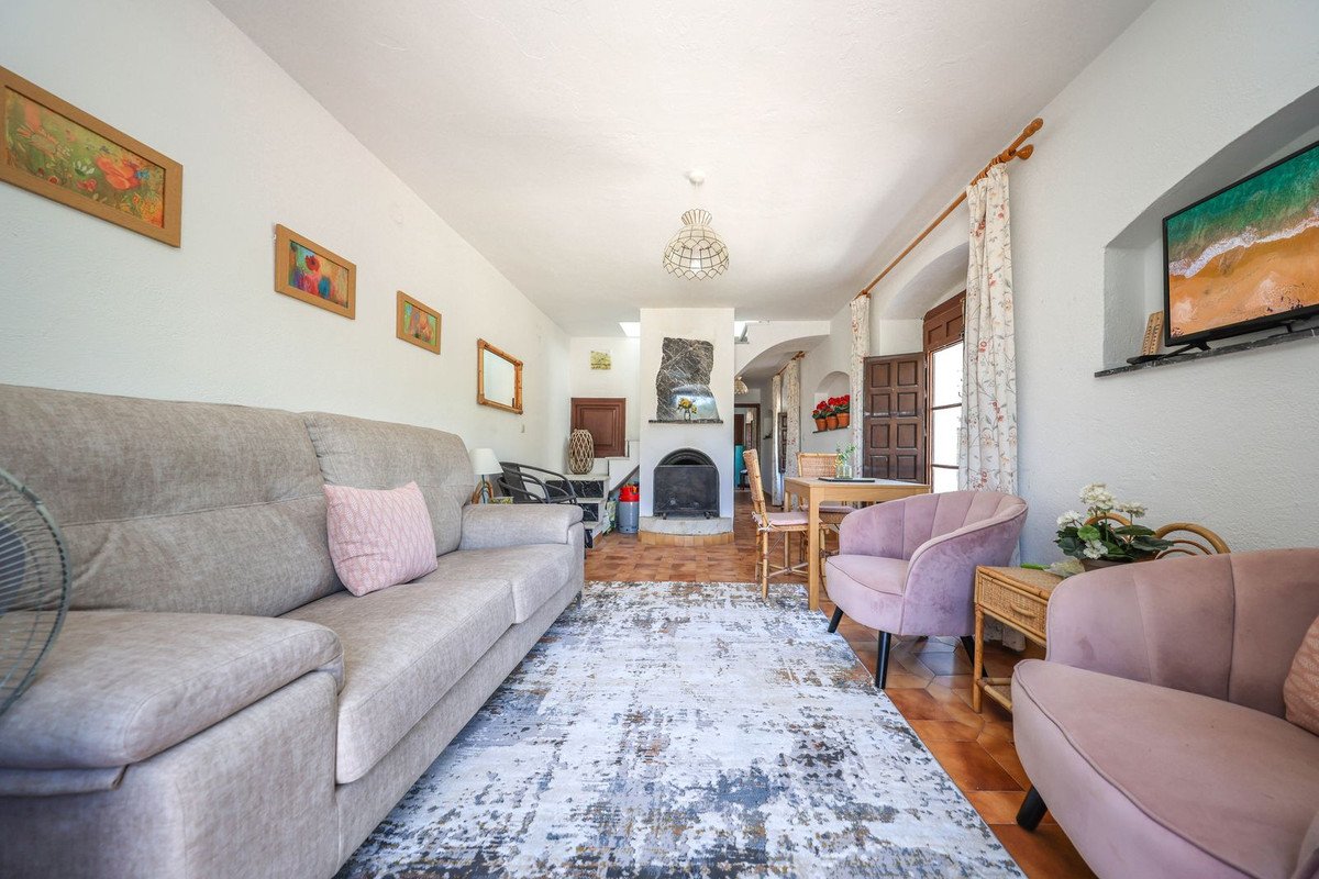 1 Bed Penthouse in Coín
