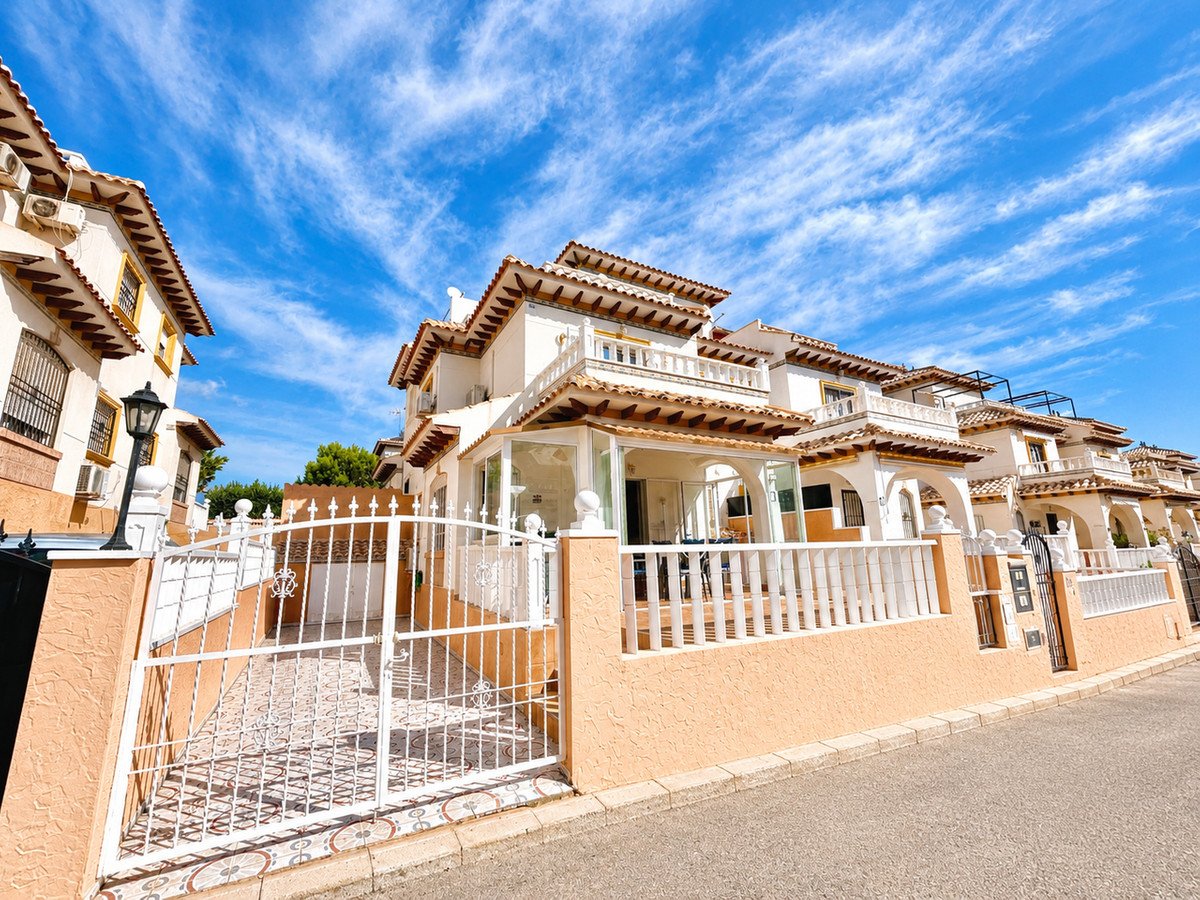 2 Bed Townhouse in Cabo Roig